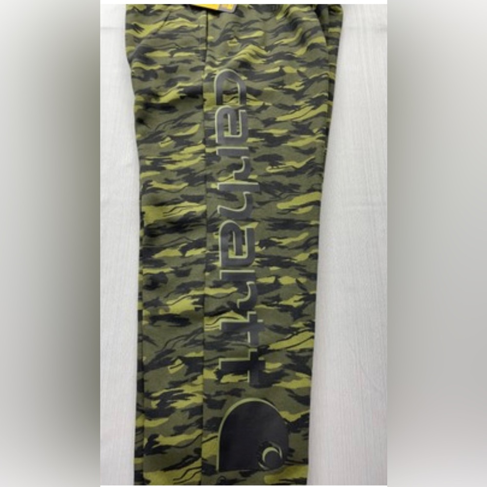 NWT - Large Youth 14/16
Carhartt Fleece Camo Logo Sweatpant